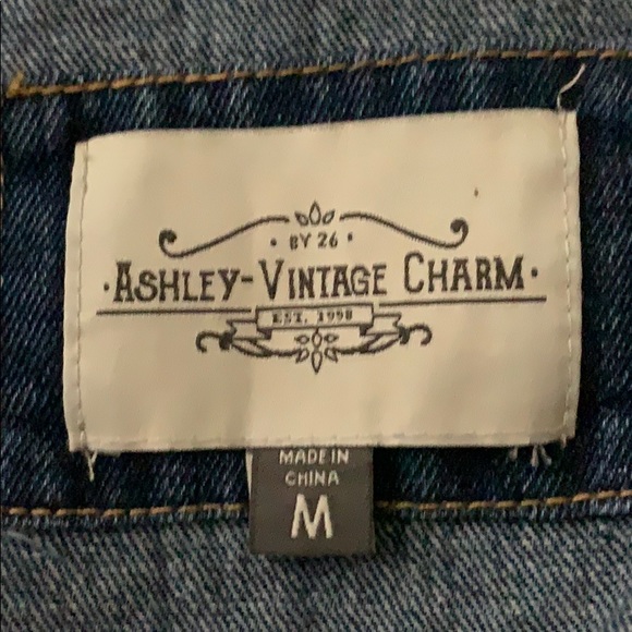 Ashley Vintage Charm Jean Jacket- Floral Pattern - Picture 5 of 6